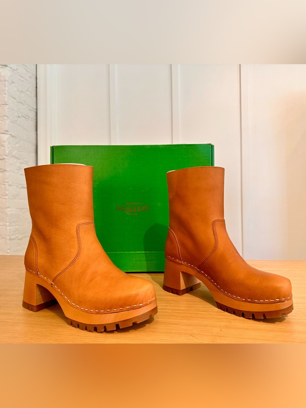 BRAND NEW Swedish Hasbeens Boots Size 38